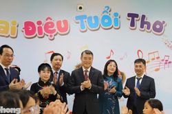 Hình ảnh Thủ tướng kiểm tra, trải nghiệm tại ngôi trường nội trú hiện đại ở tỉnh Lào Cai