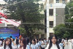 Câu hỏi lớn về sự trung thực trong ngày khai giảng