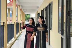 Từ những cung đường xa xôi đến mái trường mới nơi biên giới