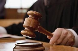 Chủ hộ kinh doanh hầu tòa vì bán 458 đôi giày giả nhãn hiệu