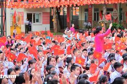 Hà Nội: Rực rỡ sắc cờ và nụ cười trong ngày hội toàn dân đưa trẻ đến trường