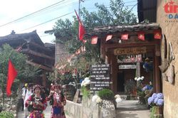 Sình Dỉ Gai - 'Người gác cổng' nơi địa đầu Tổ quốc và hành trình làm giàu từ đá xám
