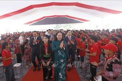 Phó Chủ tịch nước dự Lễ khai giảng tại Trường Phổ thông nội trú TH và THCS Chiềng Sơn, Sơn La