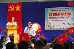Rộn ràng ngày khai giảng năm học mới ở Đặc khu Trường Sa