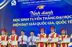 Không khí khai giảng tại các trường chuyên TP Hồ Chí Minh