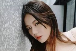 Ảnh hậu showbiz từng vật lộn với bệnh tật, tăng cân mất kiểm soát, nay 'lột xác' đẹp ná thở
