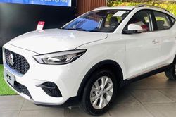 Loạt ô tô giá rẻ vẫn giảm giá trăm triệu đồng tại Việt Nam