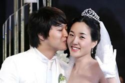 Cha Tae Hyun hủy lịch quay vì vợ, từ chối biệt danh 'chồng quốc dân'