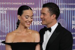 Katy Perry hiếm hoi nhắc về việc chia tay Orlando Bloom