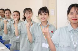 Lao động nữ đi làm việc ở nước ngoài: Cần minh bạch chi phí từ gốc để giảm gánh nặng nợ nần