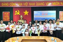 Chăm lo hậu phương cán bộ, chiến sĩ Hải quân nhân dịp năm học mới