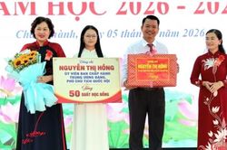 Phó Chủ tịch Quốc hội Nguyễn Thị Hồng dự Lễ khai giảng năm học mới tại Cần Thơ
