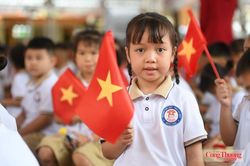 Hà Nội: Rộn ràng khai giảng tại trường liên cấp xã đảo Minh Châu