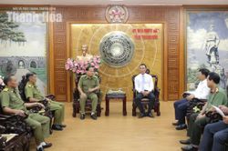 Chủ tịch UBND tỉnh Tô Anh Dũng tiếp xã giao Giám đốc Công an tỉnh Hủa Phăn