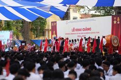 Hơn 2,3 triệu học sinh Hà Nội khai giảng năm học mới