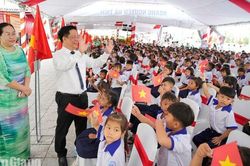 Ngày khai trường dưới mái trường nội trú hơn 187 tỷ đồng