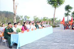 Đồng chí Phạm Đức Toàn dự khai giảng năm học mới tại Trường PTNT Tiểu học và THCS Si Pa Phìn