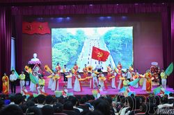 Đồng chí Lò Thị Luyến dự Lễ khai giảng Phân hiệu Đại học Thái Nguyên tại Điện Biên