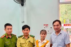 Người dân xã Ân Hảo tự nguyện giao nộp 1 cá thể rùa núi vàng