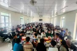 "Khoảng trống" hỗ trợ bữa ăn cho học sinh nhà ở xa trường
