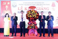 Phó Chủ tịch Thường trực UBND tỉnh Nguyễn Long Biên dự lễ khai giảng tại Trường Cao đẳng Kỹ thuật Công nghệ Nha Trang