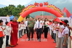 Lai Châu: Rộn ràng ngày khai trường, vững bước vào năm học mới