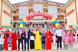 Học sinh Lào Cai hân hoan khai giảng năm học mới 2026 - 2027