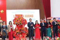 Phó Bí thư Tỉnh ủy Bùi Thắng dự Khai giảng năm học mới tại Trường Phổ thông Dân tộc nội trú THCS - THPT tỉnh Lâm Đồng
