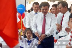 Đồng chí Phó Bí thư Thường trực Tỉnh ủy dự lễ khai giảng tại Trường phổ thông nội trú tiểu học và THCS Thượng Trạch