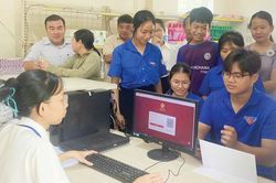 Bưu cục số đưa dịch vụ công trực tuyến đến gần dân