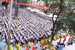 Học sinh Hà Nội hân hoan đón năm học mới, ngập tràn sắc màu ngày khai trường