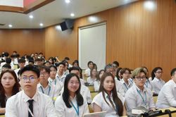 Học viện Tài chính đón năm học mới với khát vọng học tập nghiên cứu, sáng tạo và cống hiến