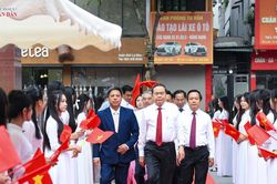 Chủ tịch Quốc hội Trần Thanh Mẫn dự Lễ khai giảng năm học mới tại Hưng Yên