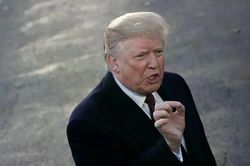 Tổng thống Mỹ Donald Trump ra tối hậu thư yêu cầu Fed hạ lãi suất