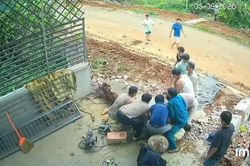 Tháo dỡ cổng nhà, một người bị trụ bê tông đè tử vong