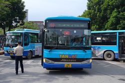 Tăng cường kiểm tra nâng cao chất lượng xe buýt