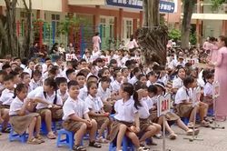 Chủ tịch MTTQ thành phố dự khai giảng Tiểu học Vương Thừa Vũ