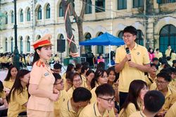 Hơn 1.000 học sinh THPT được hướng dẫn lái xe an toàn