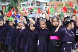 Cao Bằng rộn ràng ngày hội đến trường