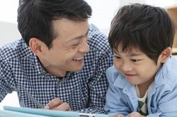Vì sao sự đồng hành của người bố mang lại nhiều lợi thế cho sự phát triển của trẻ?