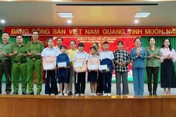 Ra mắt mô hình 'Con nuôi Công an phường Tân Uyên học tập Trường Văn hóa CAND V'