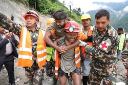 Công nhân Nepal kể hành trình sống sót kỳ diệu sau 9 ngày trong đường hầm