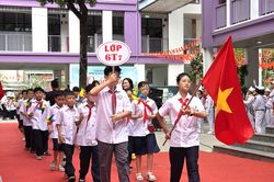 Hà Nội: Lãnh đạo phường Tây Hồ dự khai giảng năm học mới