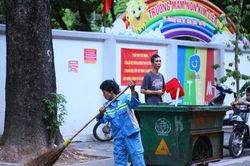Giữ môi trường sạch, đẹp trong ngày khai giảng năm học mới