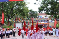 Phú Nghĩa: Rộn ràng đón gần 14.000 học sinh bước vào năm học mới