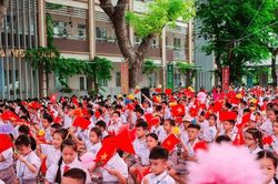 Hơn 20.000 học sinh phường Vĩnh Hưng chào đón năm học mới