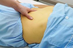 Người phụ nữ 62 tuổi men gan tăng gấp 30 lần, suy gan cấp vì một sai lầm nhiều người Việt mắc phải