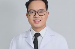 Trẻ bị dị ứng ăn bán trú: 5 lời khuyên bác sĩ dành cho cha mẹ