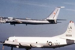Tu-142 và P-3 Orion: Mỹ và Liên Xô săn tàu ngầm khác nhau thế nào?