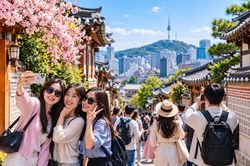 Hàn Quốc hút khách kỷ lục, du khách phàn nàn điều gì?
